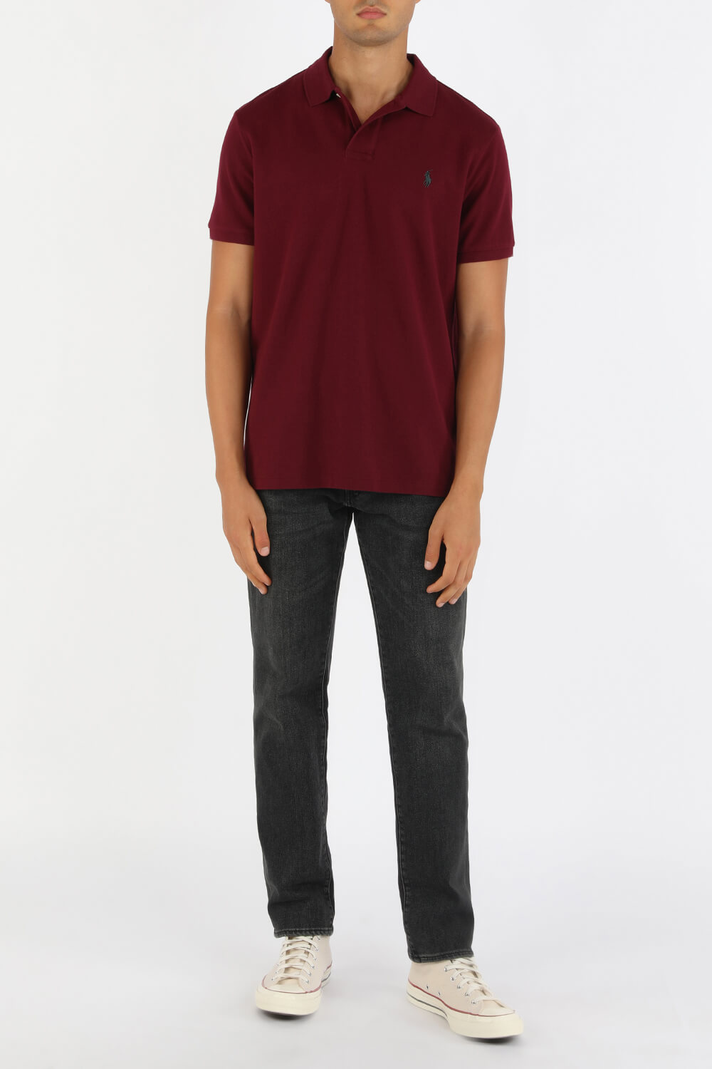 תמונת כל הלוק של Short Sleeve 2 Buttons Polo Shirt in Wine Red